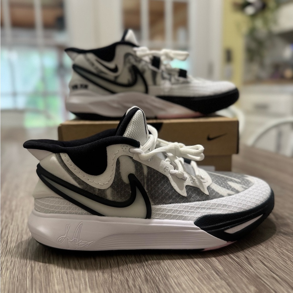 Nike Kyrie 8 GO Womens 5.5/6 Youth 4 Brand New Kyrie Irving